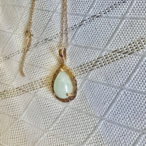 Green Jade Pendant Necklace 10K Gold Pendant, 14K Gold Chain - Picture 11 of 16